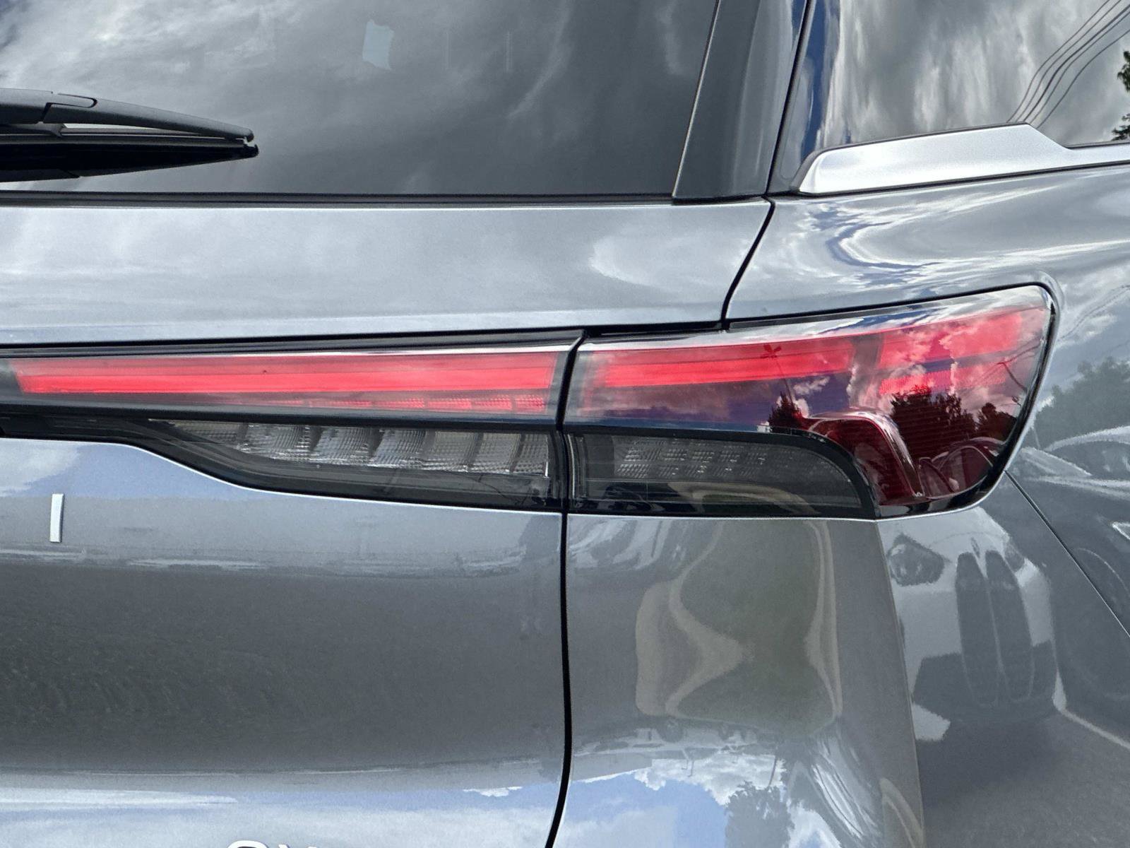Used 2026 INFINITI QX60 Luxe w/ Cargo Package AWD/4WD image 9