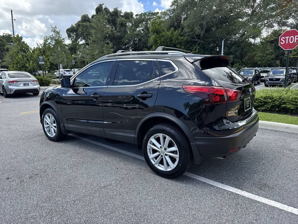 Used 2018 Nissan Rogue Sport SV w/ SV Technology Package AWD/4WD image 12