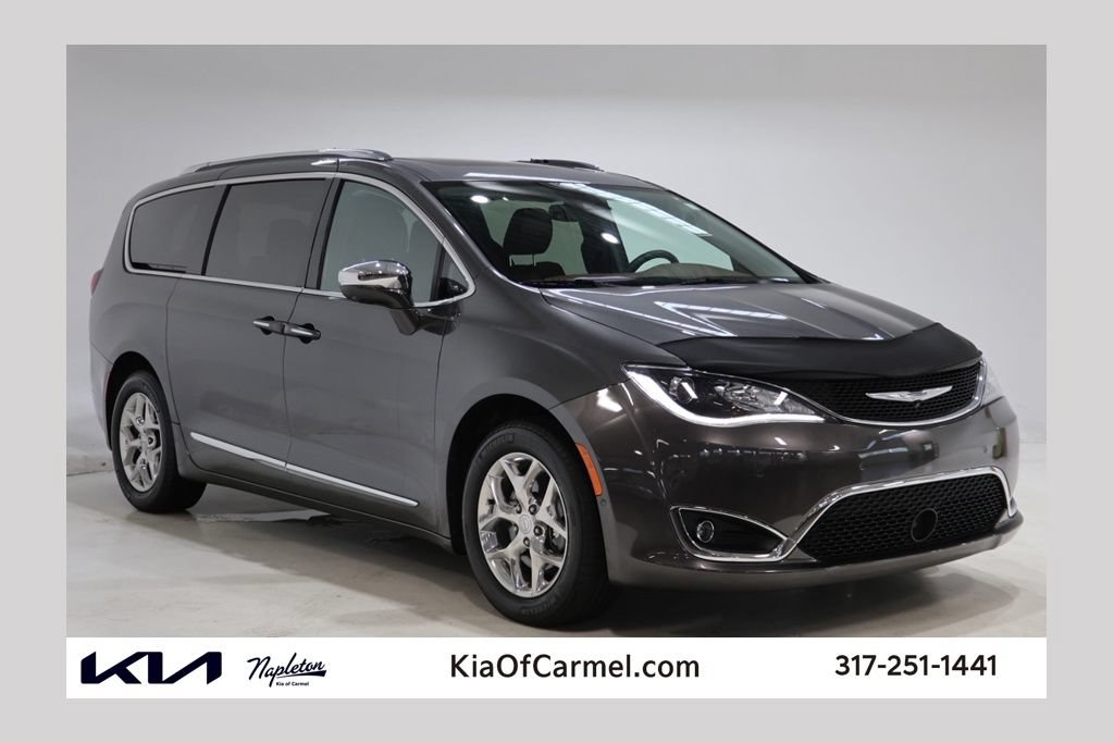 Used 2017 Chrysler Pacifica Limited w/ UConnect Theater Package