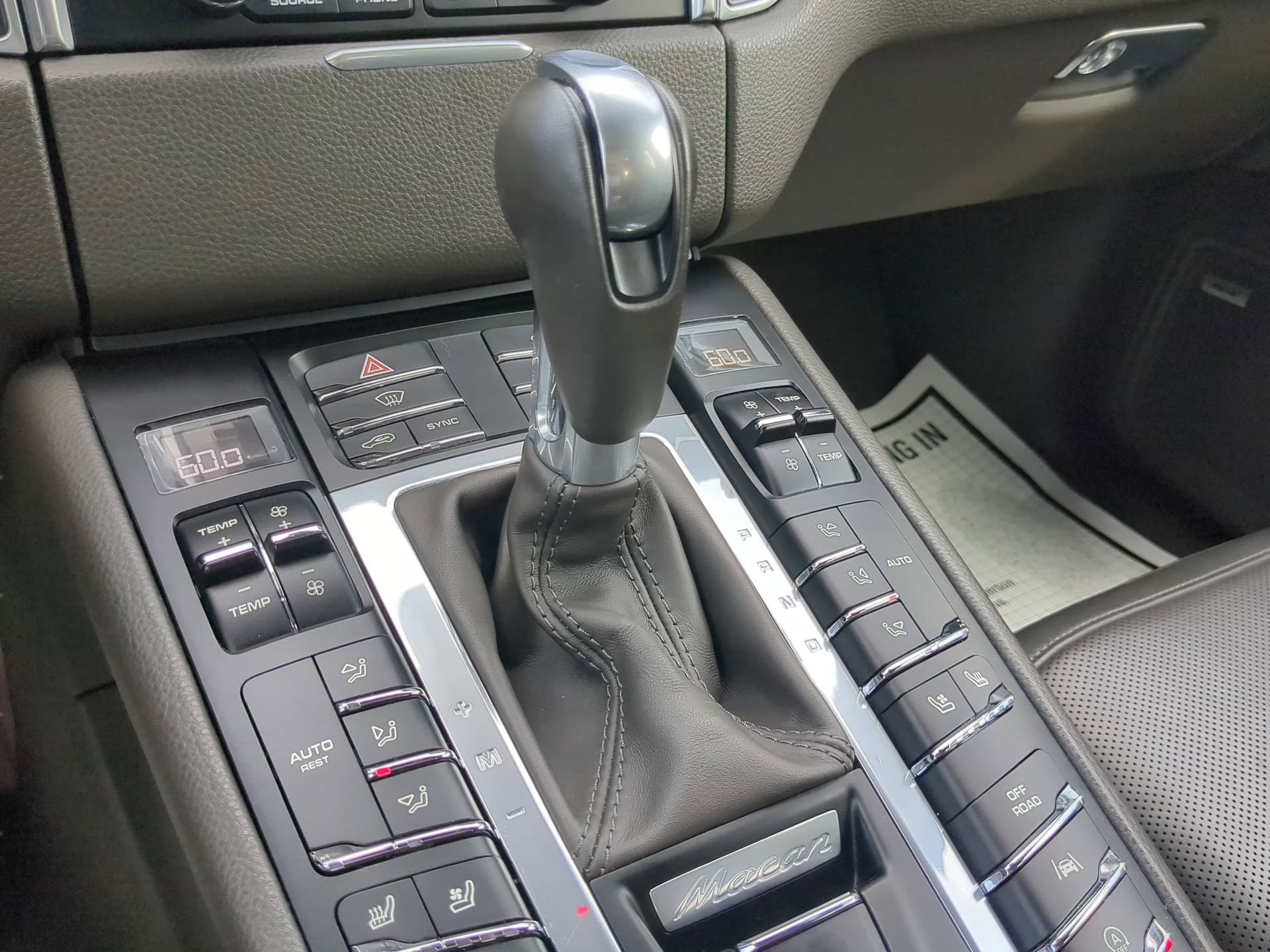 Used 2018 Porsche Macan image 55