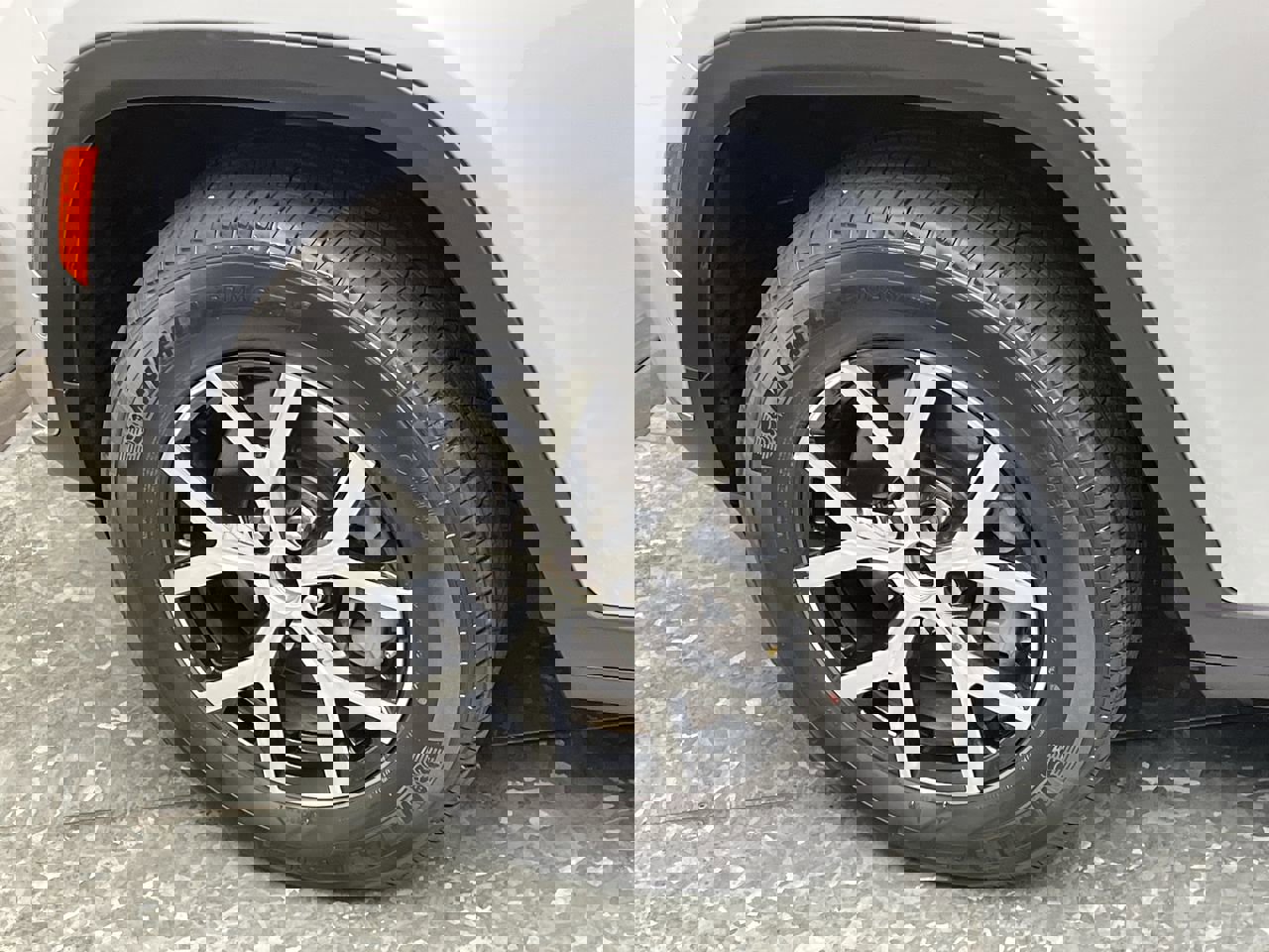 Used 2024 Jeep Grand Cherokee L Limited w/ Luxury Tech Group II image 36