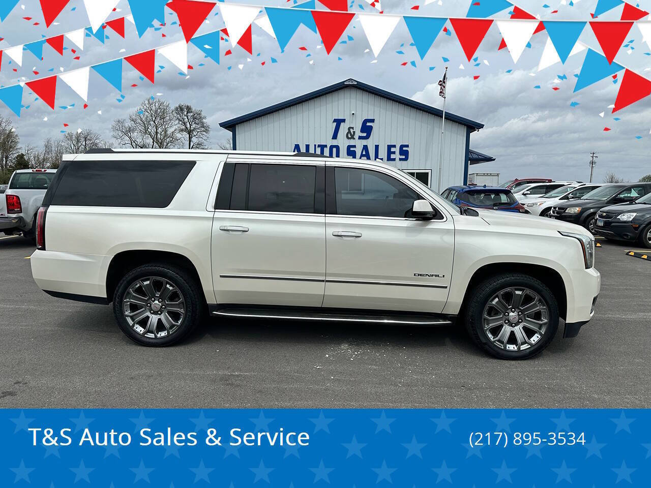 Used 2015 GMC Yukon XL Denali w/ Premium Package AWD/4WD image 1