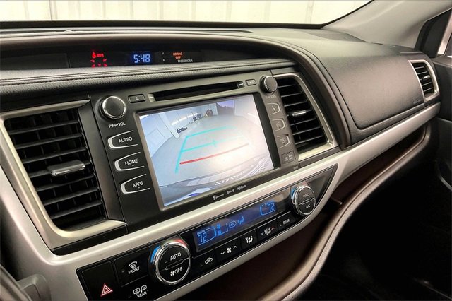 Used 2017 Toyota Highlander XLE image 28