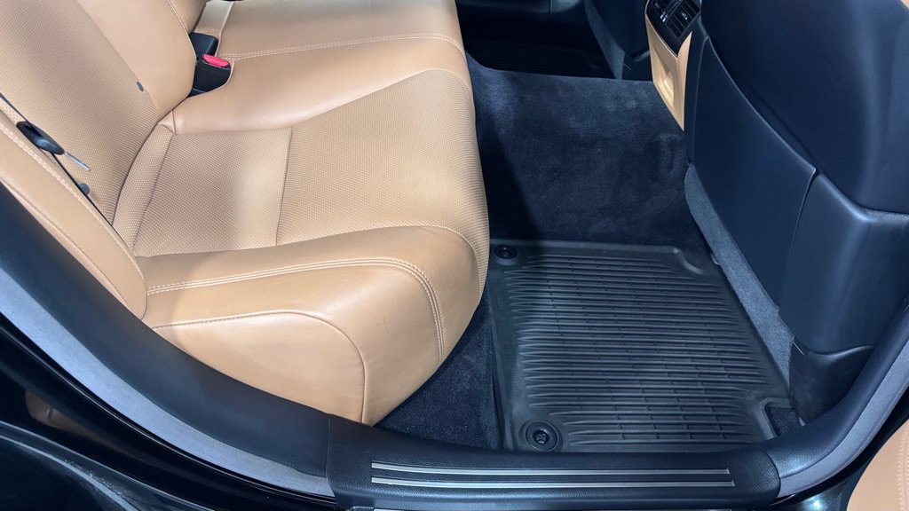 Used 2015 Lexus LS 460 L image 24