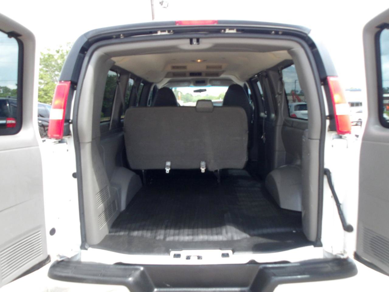 Used 2014 Chevrolet Express 1500 LT w/ LT Preferred Equipment Group RWD image 13