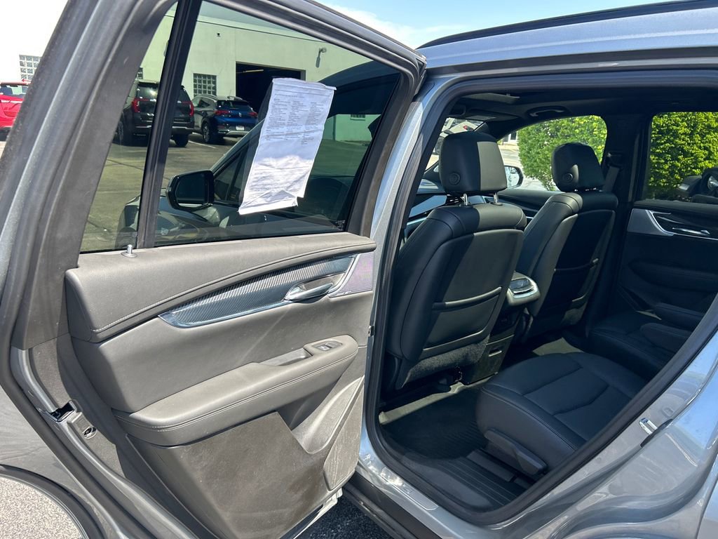 Used 2024 Cadillac XT6 Sport w/ Technology Package AWD/4WD image 35