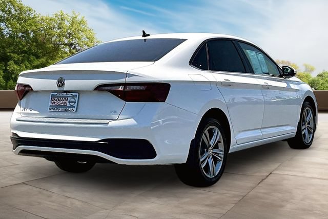 Used 2024 Volkswagen Jetta SE FWD image 6