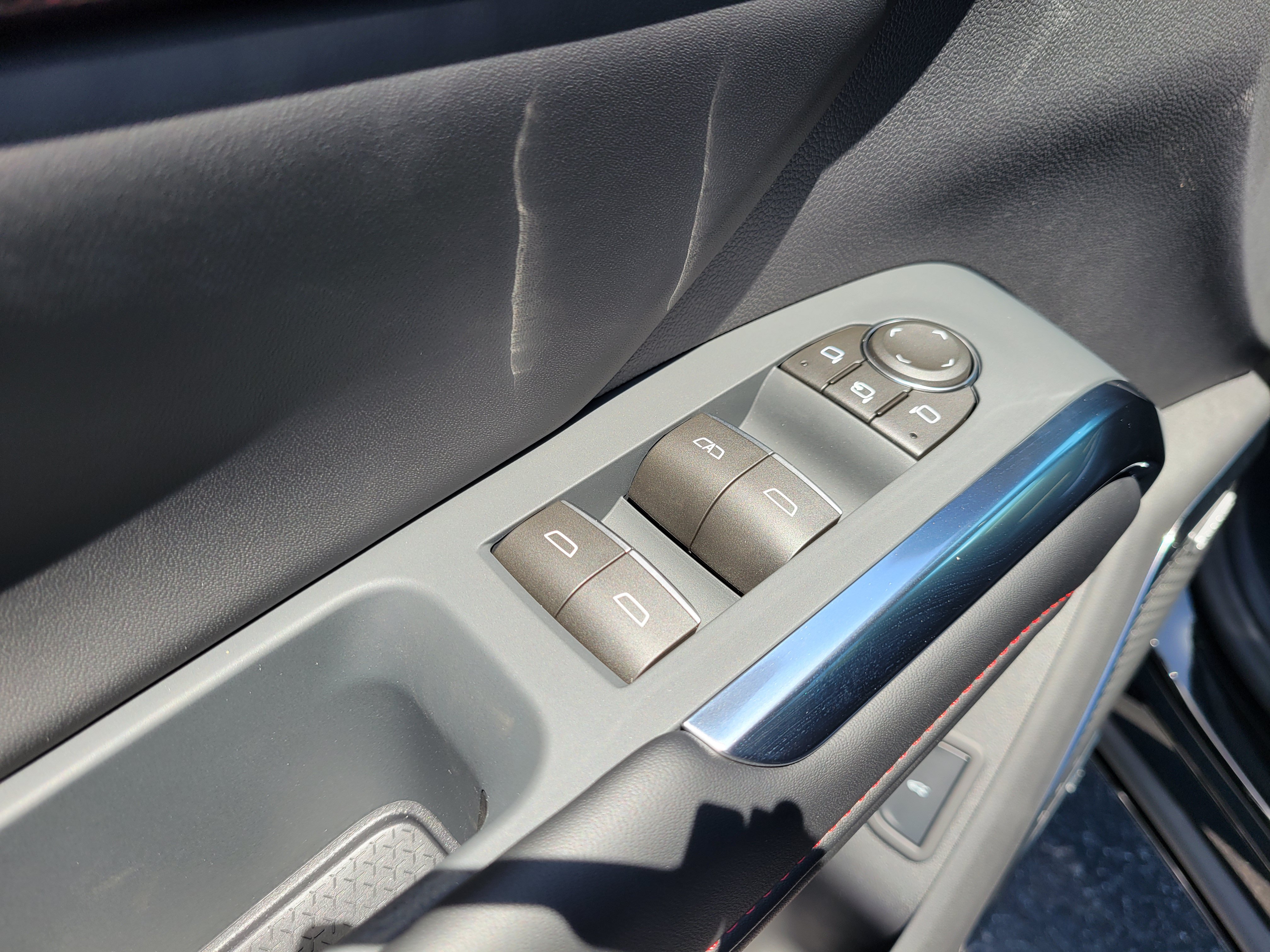 New 2027 Chevrolet Traverse RS w/ LPO, Floor Liner Package FWD image 31
