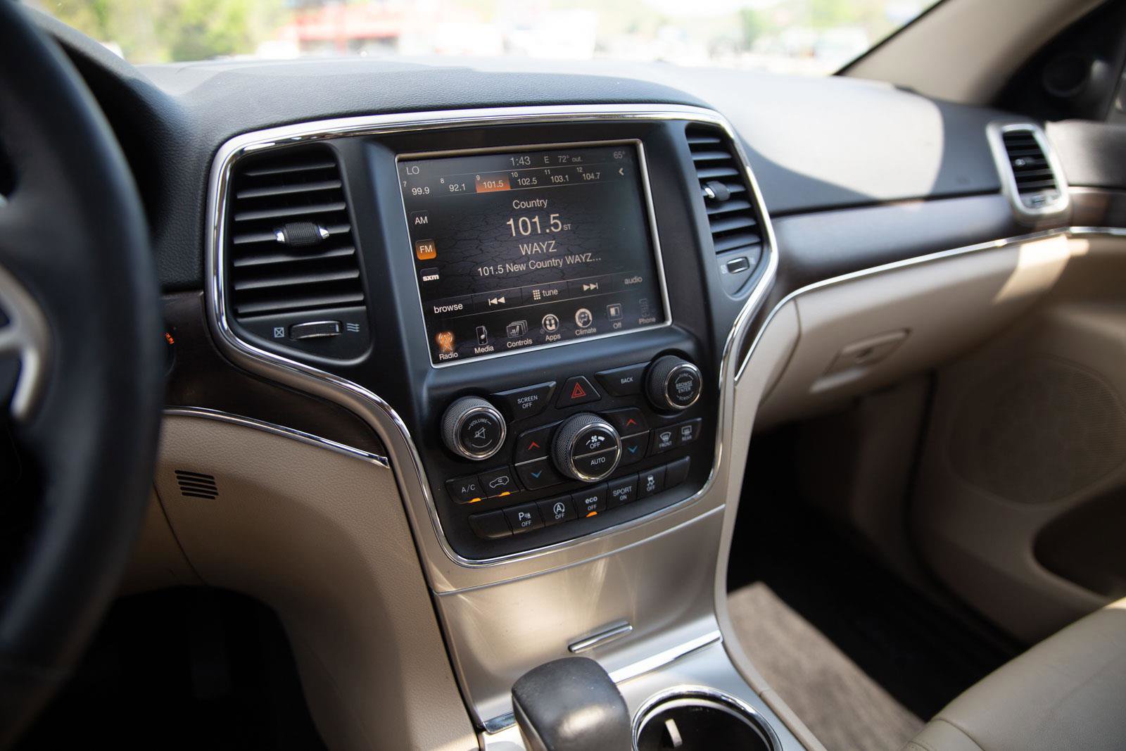 Used 2017 Jeep Grand Cherokee Limited AWD/4WD image 12