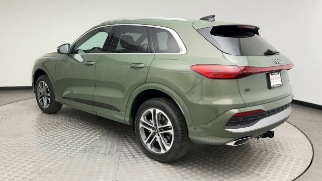 Used 2025 Audi Q5 Premium w/ Convenience Package AWD/4WD image 4