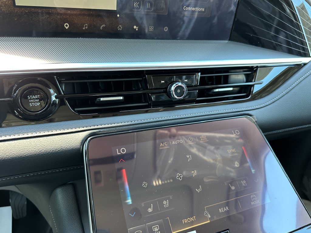 New 2027 INFINITI QX80 Luxe w/ Cargo Package RWD image 18