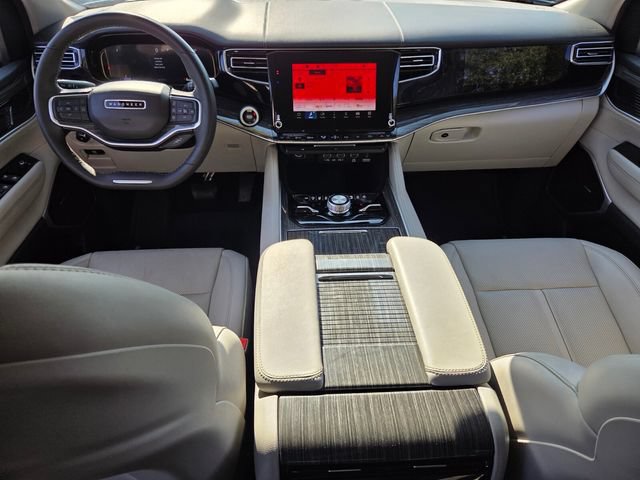 Used 2022 Jeep Wagoneer Series II w/ Convenience Group I AWD/4WD image 16