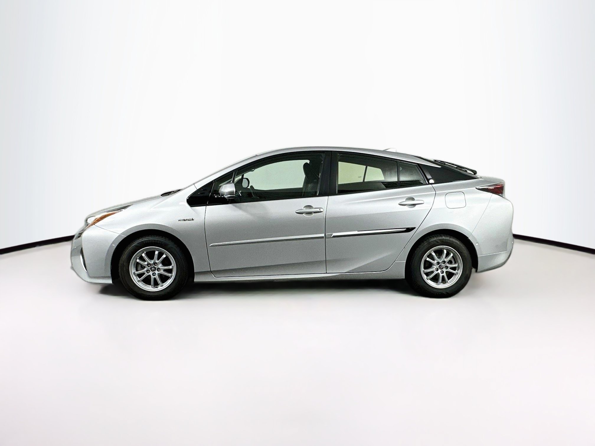 Used 2017 Toyota Prius Four FWD image 4