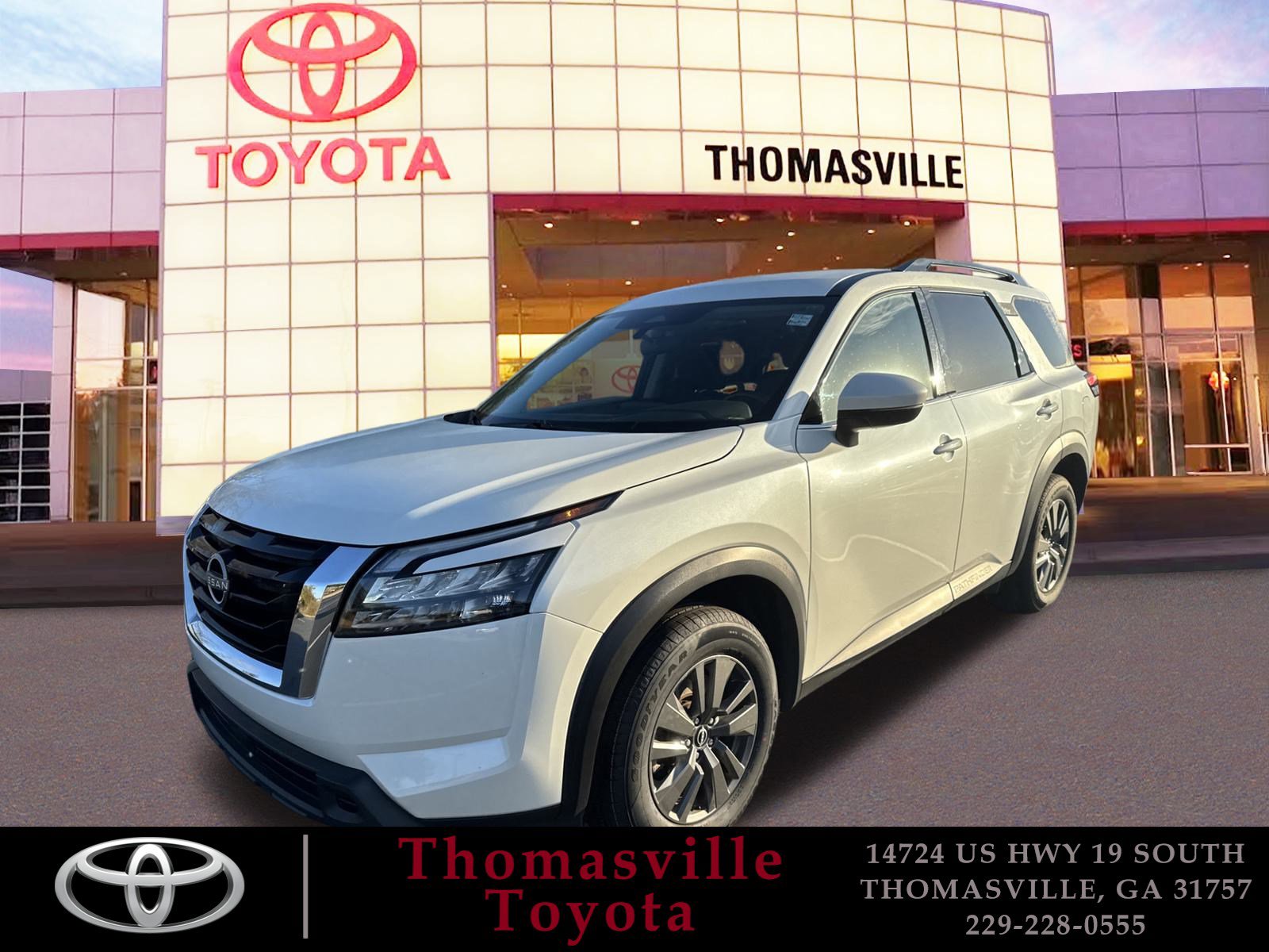 Used 2024 Nissan Pathfinder SV