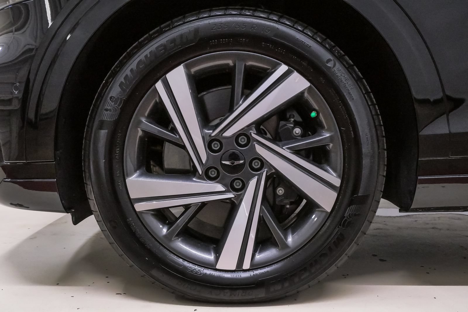 Certified 2026 Genesis GV70 3.5T Sport Advanced AWD/4WD image 27