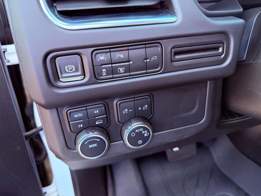 Used 2022 Chevrolet Tahoe RST w/ Luxury Package image 25