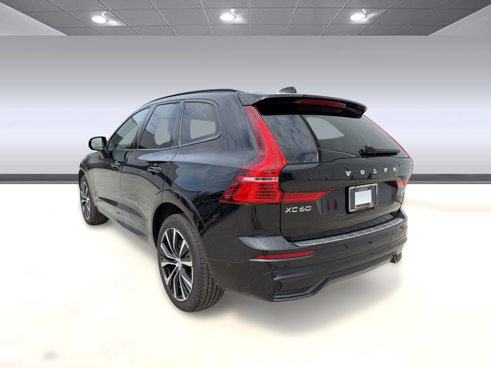 Certified 2023 Volvo XC60 B5 Plus w/ Climate Package image 3