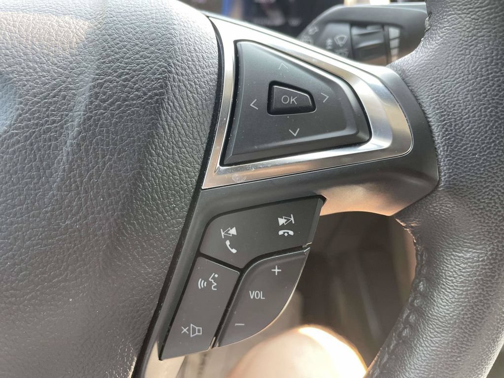 Used 2022 Ford Edge Titanium AWD/4WD image 25