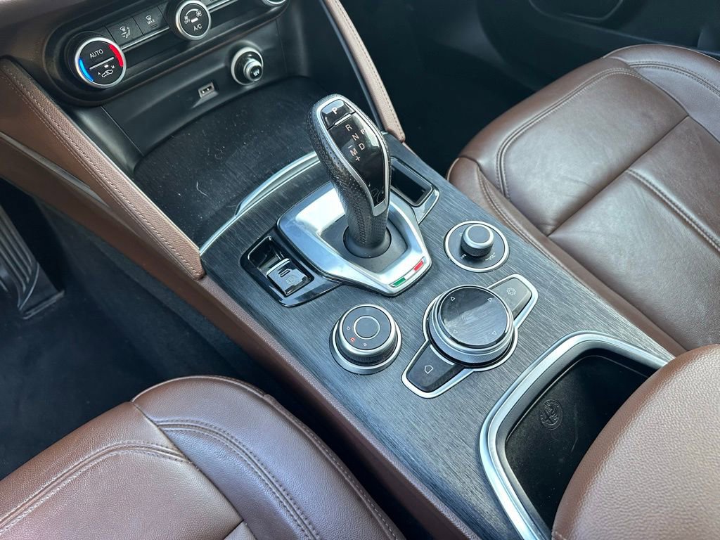 Used 2020 Alfa Romeo Stelvio w/ Nero Edizione image 23
