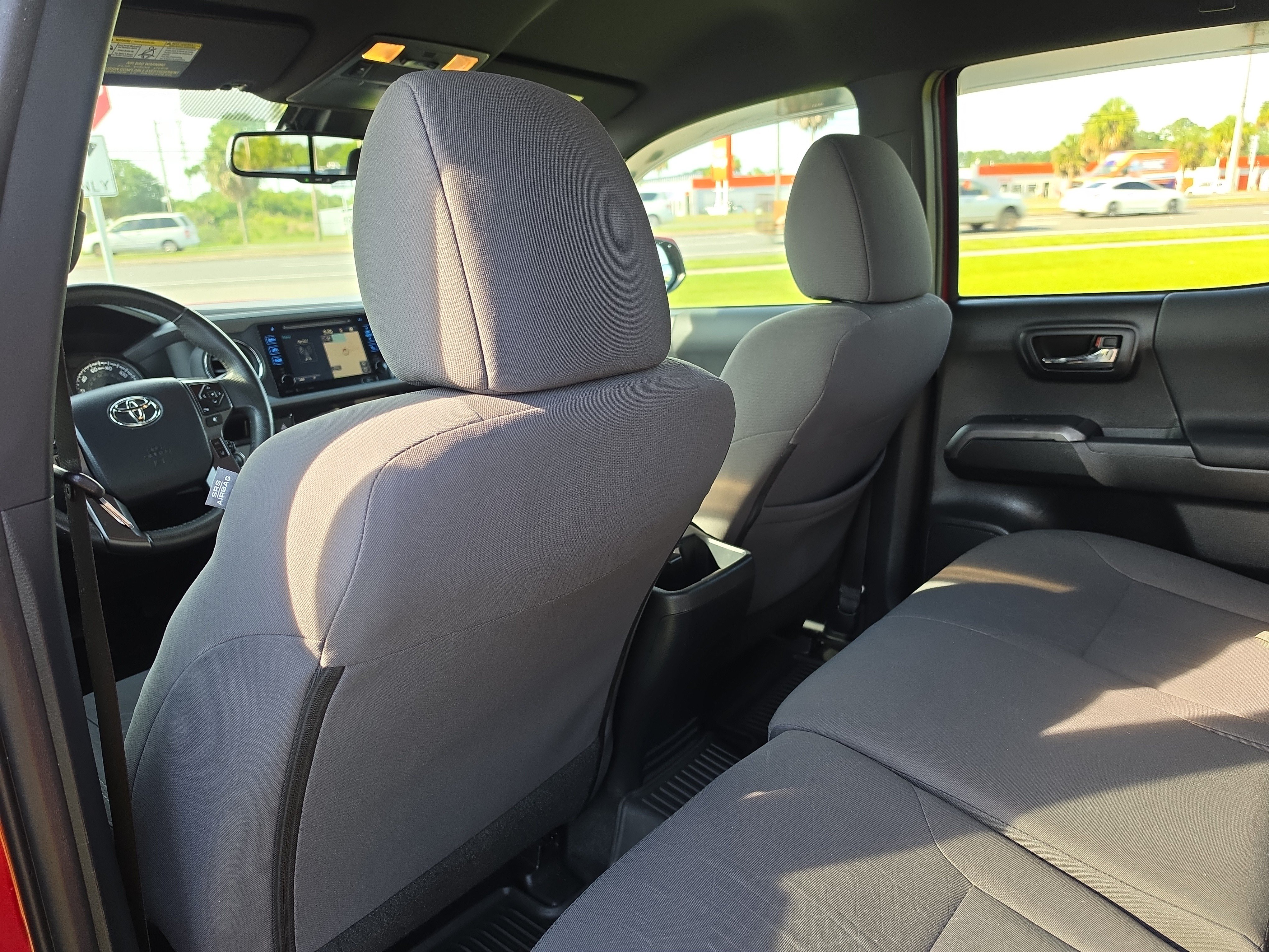 Used 2018 Toyota Tacoma TRD Sport RWD image 12