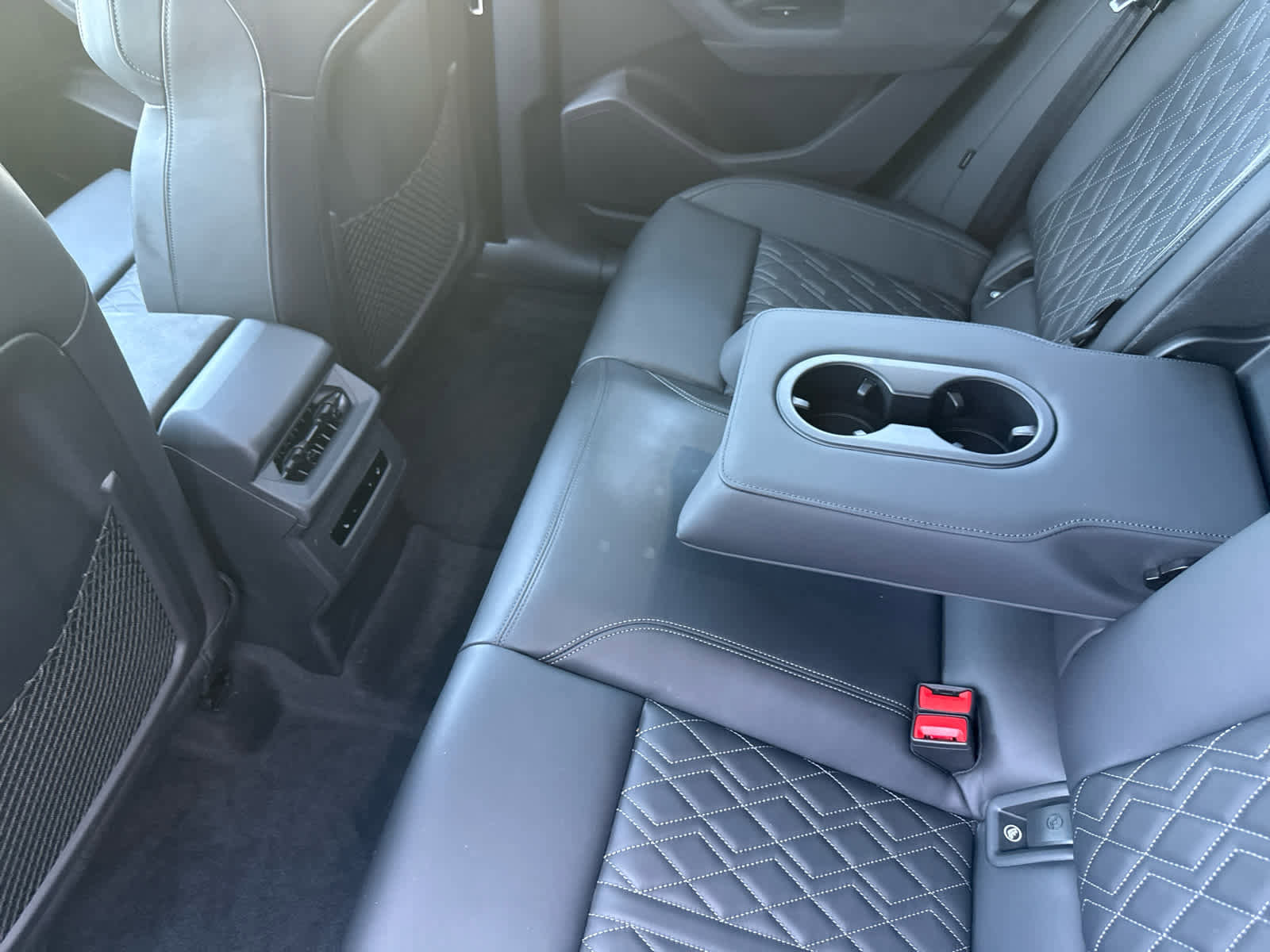Used 2025 Audi SQ6 e-tron Prestige w/ Black Edition One image 25