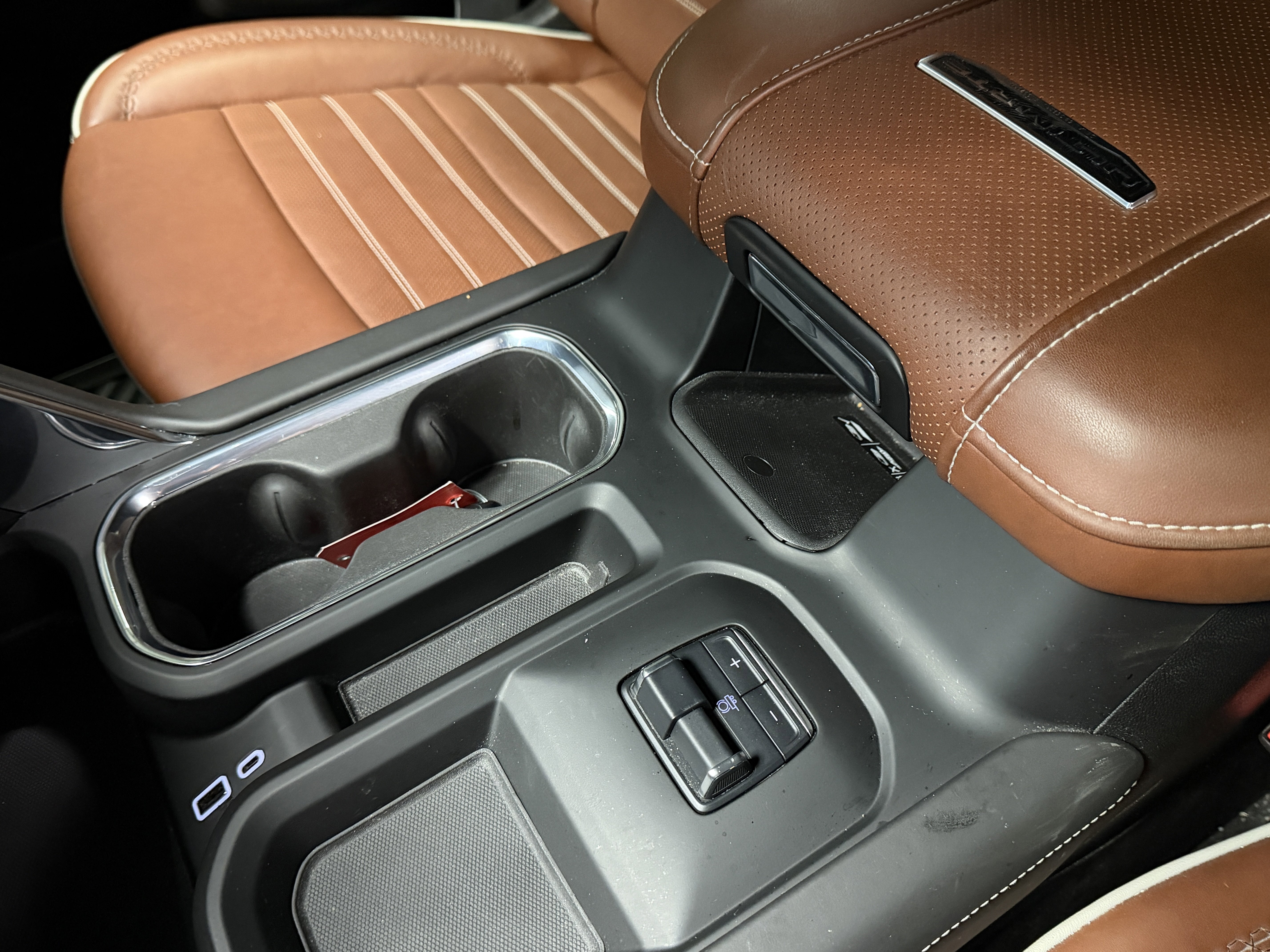 Used 2024 GMC Sierra 2500 Denali Ultimate image 13