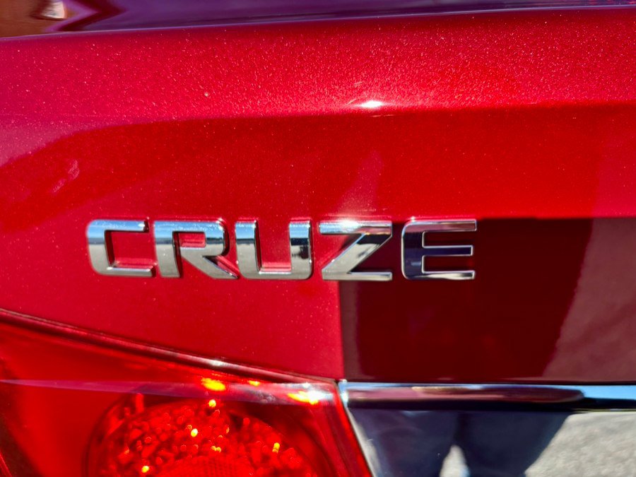 Used 2014 Chevrolet Cruze LT w/ Technology Package FWD image 30