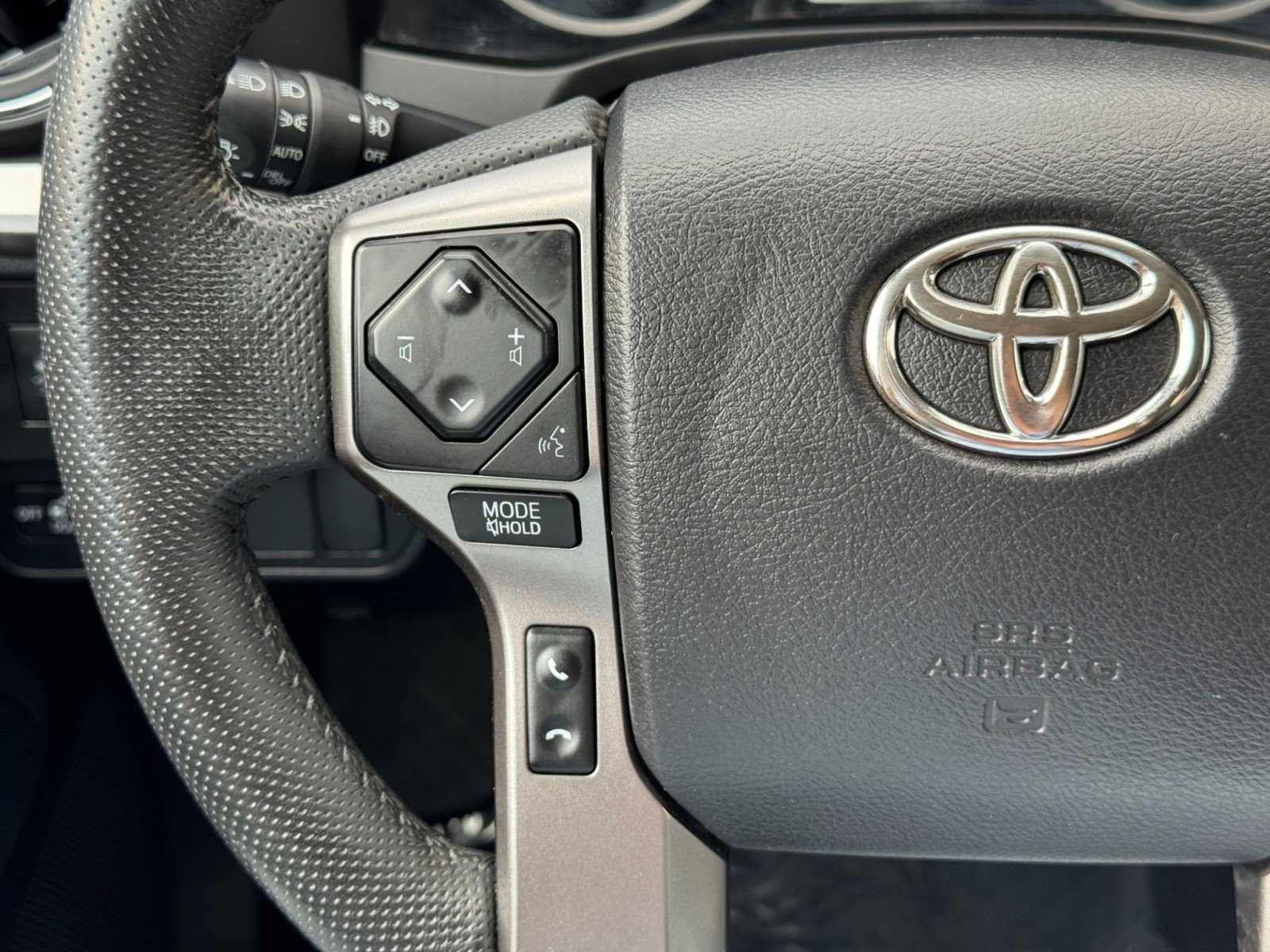 Used 2022 Toyota Tacoma SR5 RWD image 19