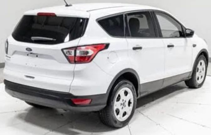 Used 2018 Ford Escape S FWD image 4