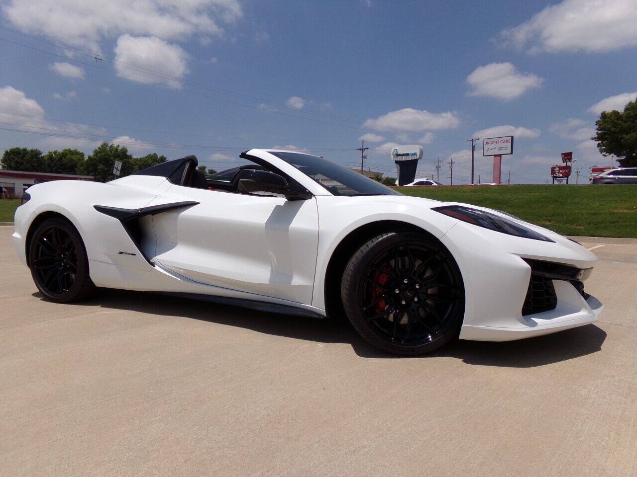 Used 2023 Chevrolet Corvette Z06 w/ Stealth Interior Trim Package RWD image 3
