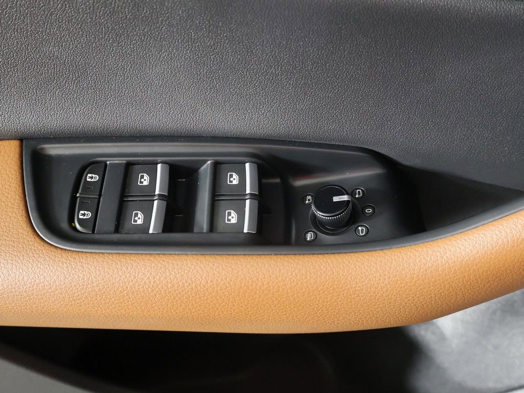 Used 2022 Audi Q8 Premium AWD/4WD image 34
