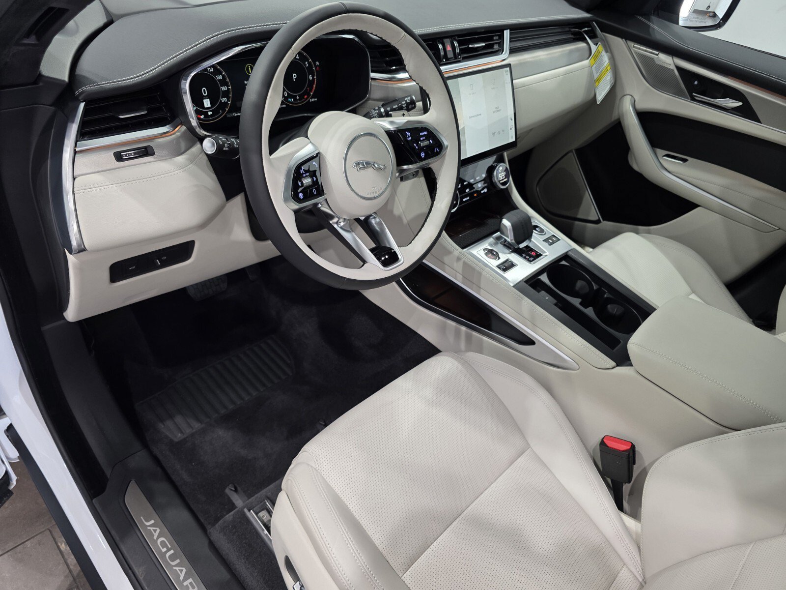New 2026 Jaguar F-PACE R-Dynamic S AWD/4WD image 7