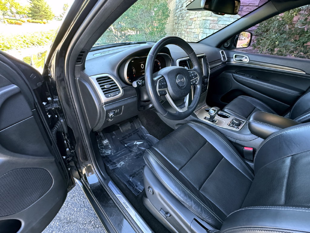 Used 2015 Jeep Grand Cherokee Limited w/ Luxury Group II AWD/4WD image 24