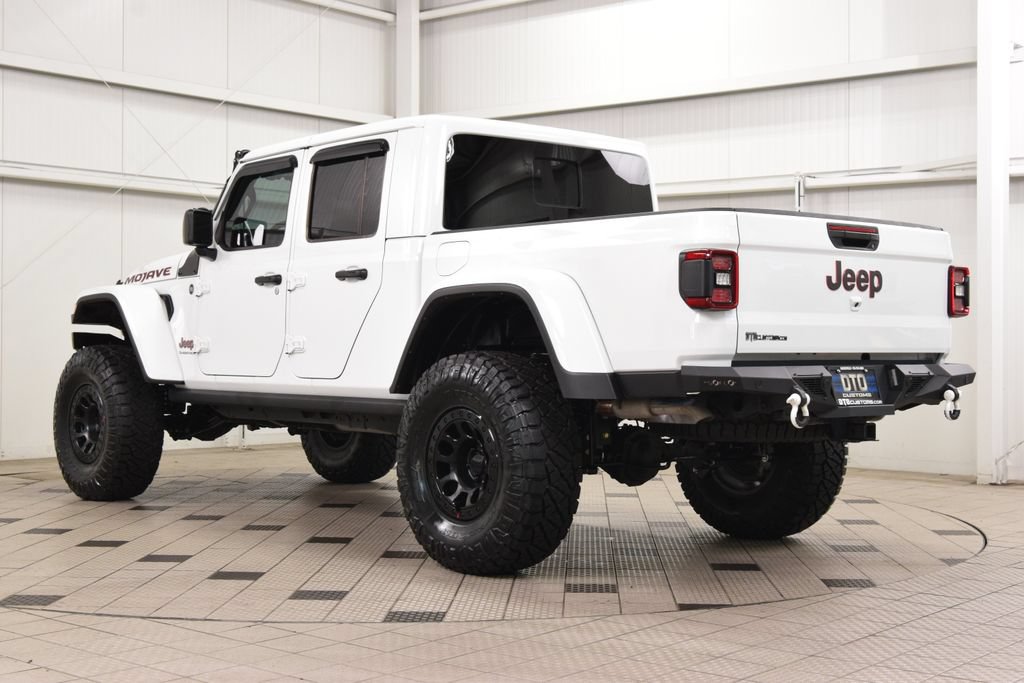 Used 2025 Jeep Gladiator Mojave AWD/4WD image 6