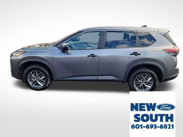 Used 2024 Nissan Rogue S image 2