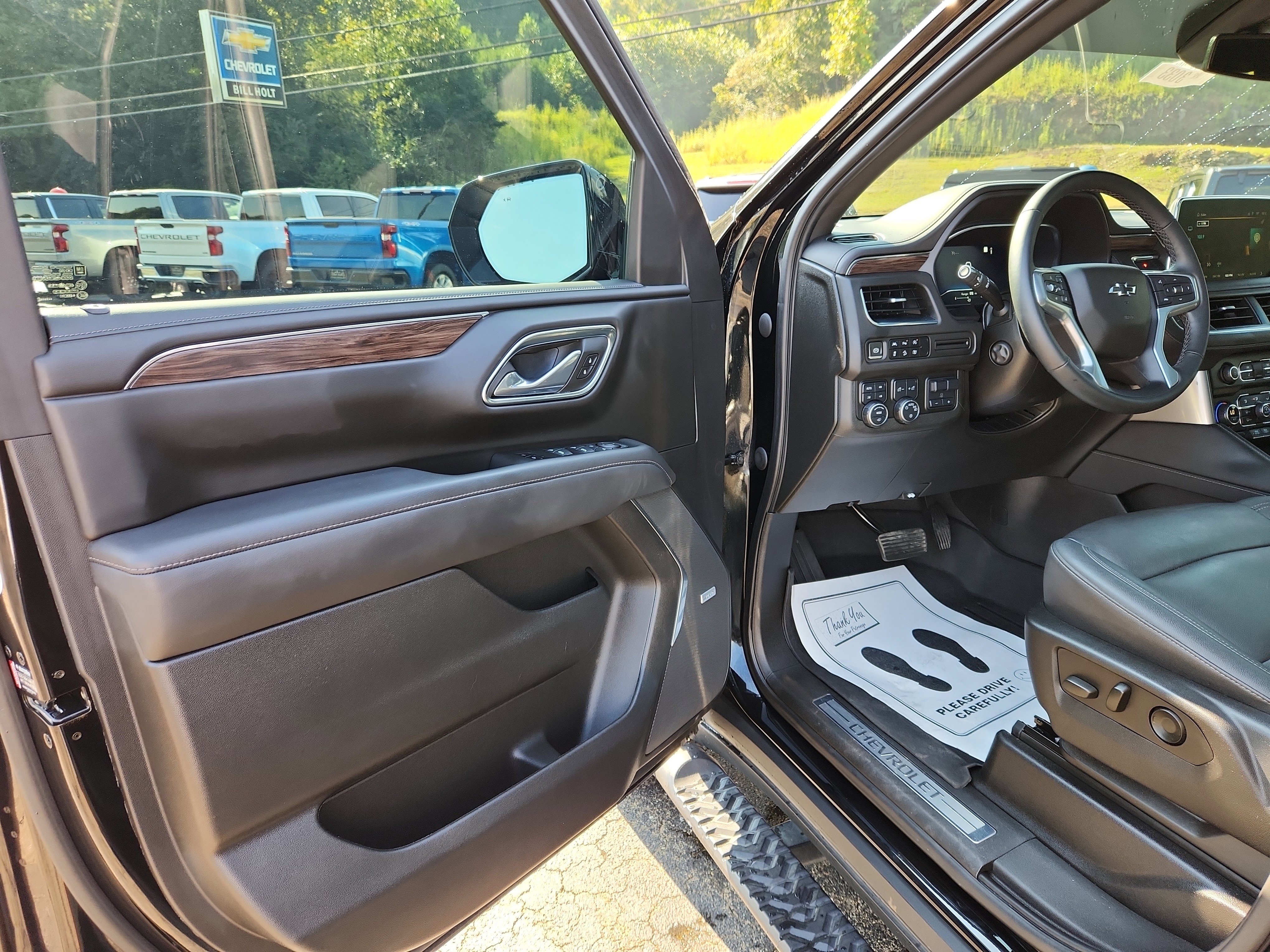 Used 2023 Chevrolet Suburban Z71 w/ Z71 Off-Road Package image 20