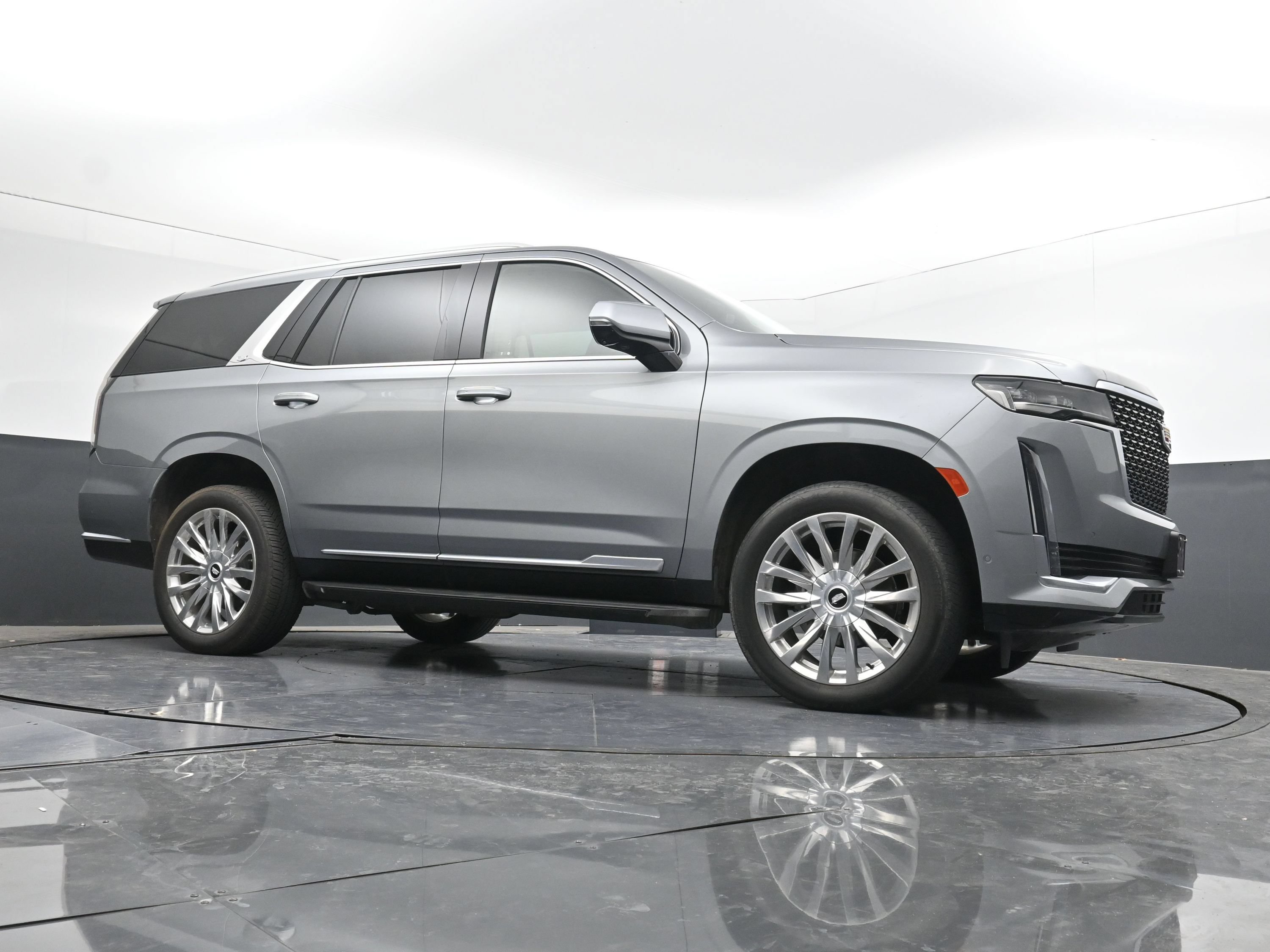 Used 2023 Cadillac Escalade Premium Luxury AWD/4WD image 26