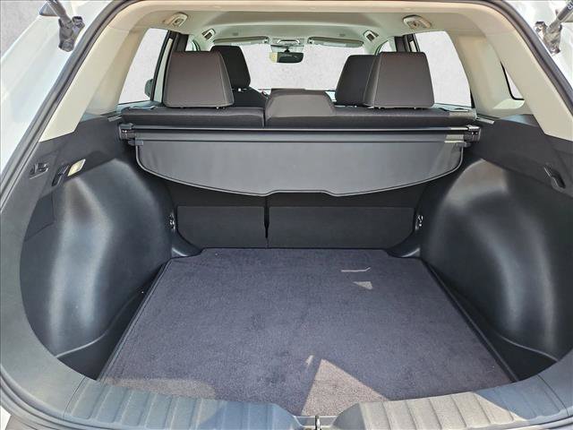 Used 2024 Toyota Corolla Cross LE FWD image 6