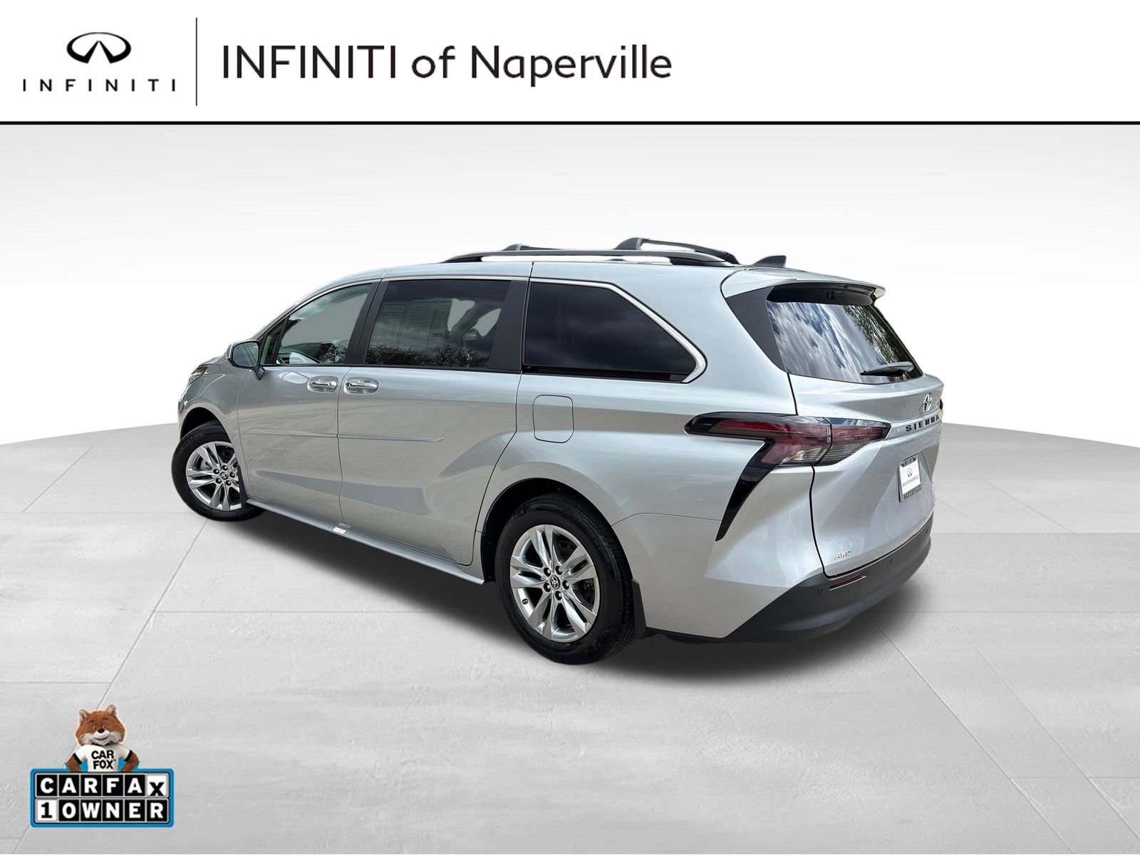 Used 2023 Toyota Sienna XLE w/ XLE Plus Package AWD/4WD image 3