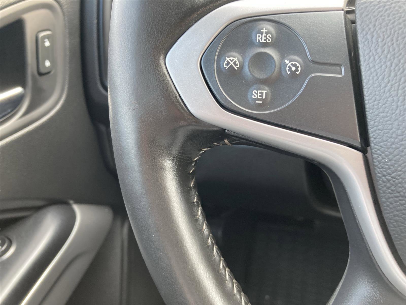 Used 2021 Chevrolet Colorado LT w/ LT Convenience Package image 17