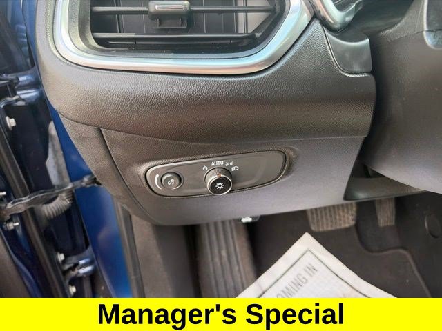Used 2022 Chevrolet Equinox LT w/ Driver Convenience Package FWD image 18