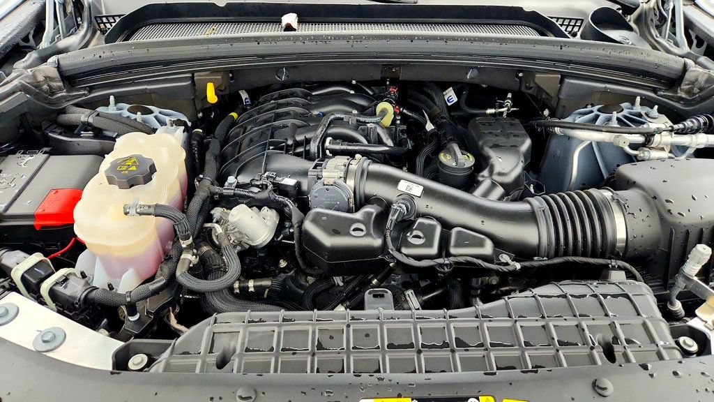 Used 2025 Jeep Grand Cherokee Altitude AWD/4WD image 27