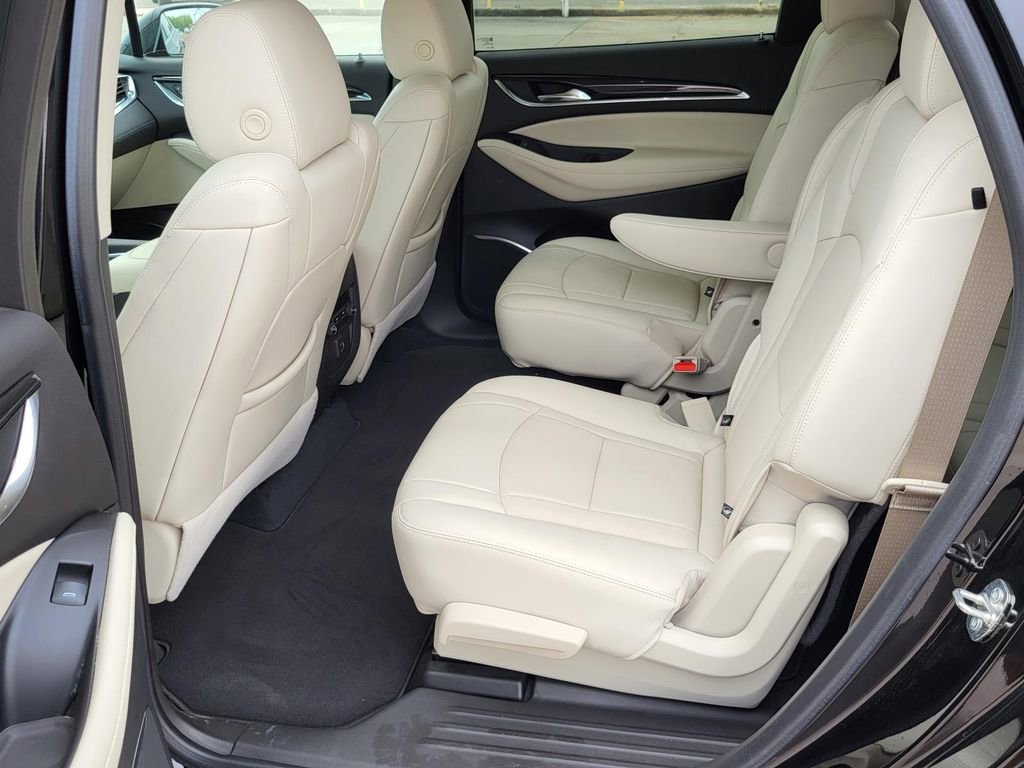 Used 2023 Buick Enclave Essence w/ Sport Touring Edition image 13