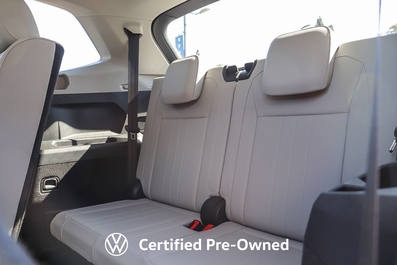 Used 2023 Volkswagen Tiguan SE w/ Panoramic Sunroof Package FWD image 21