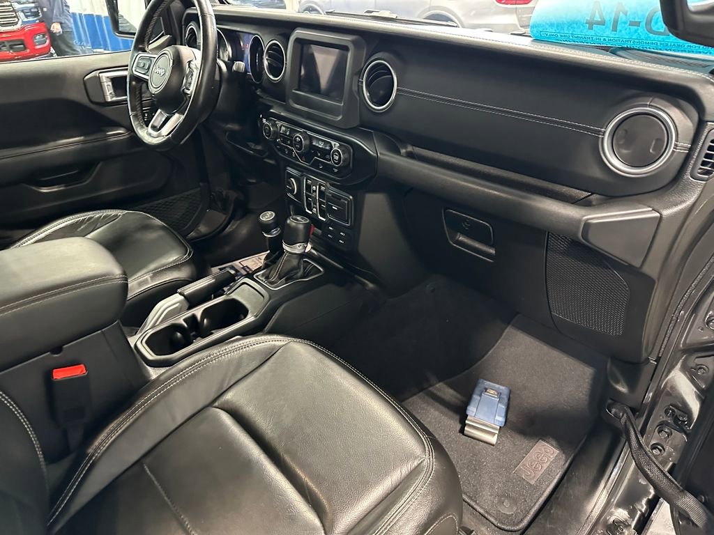 Used 2019 Jeep Wrangler Unlimited Sahara w/ Cold Weather Group AWD/4WD image 33