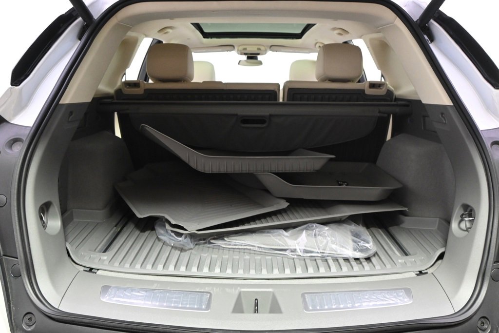 New 2025 Cadillac XT5 Premium Luxury w/ LPO, Floor Liner Package image 19