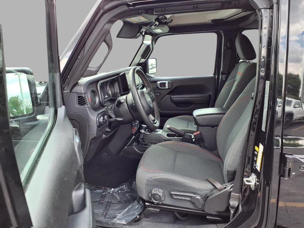 Certified 2025 Jeep Wrangler Unlimited Rubicon AWD/4WD image 22
