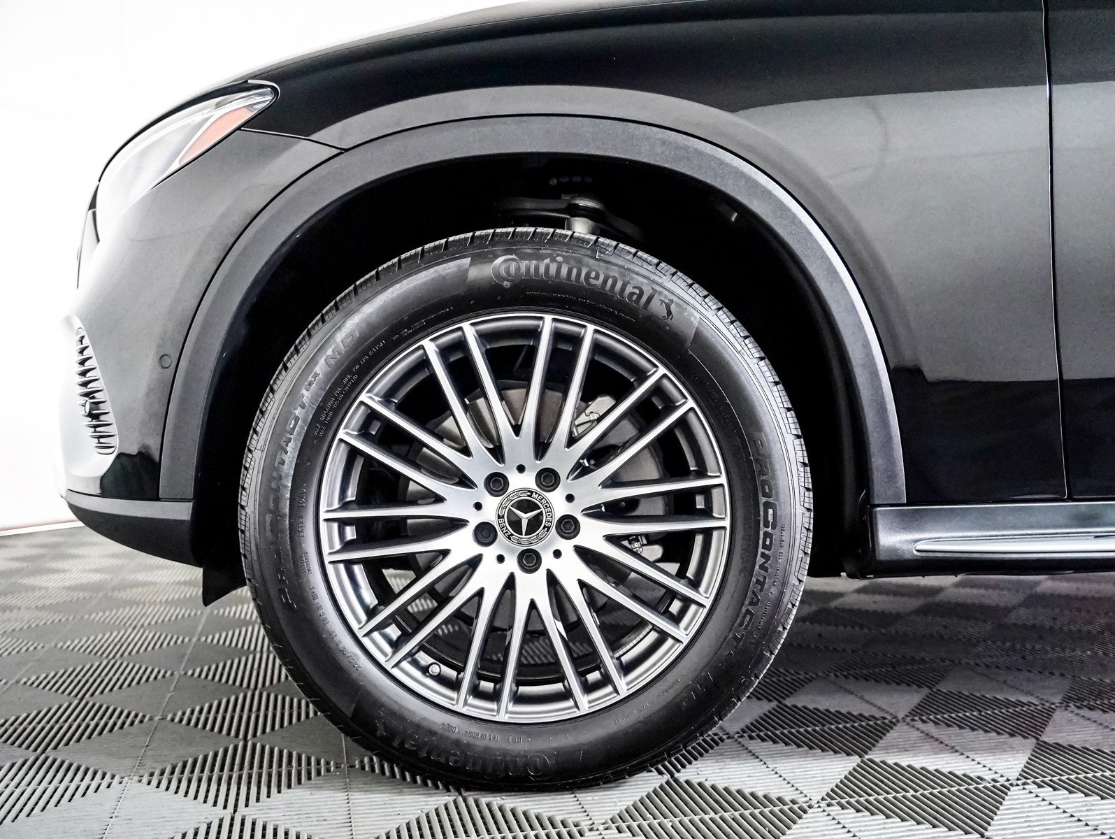 Used 2024 Mercedes-Benz GLC 300 image 4