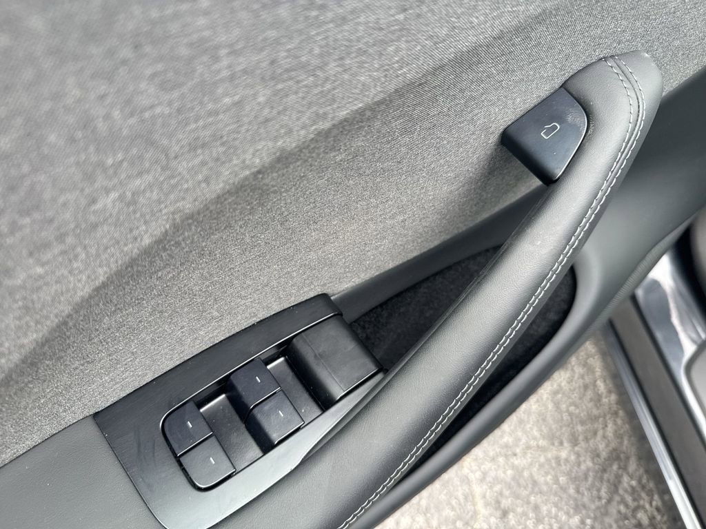 Used 2025 Tesla Model 3 Long Range image 15