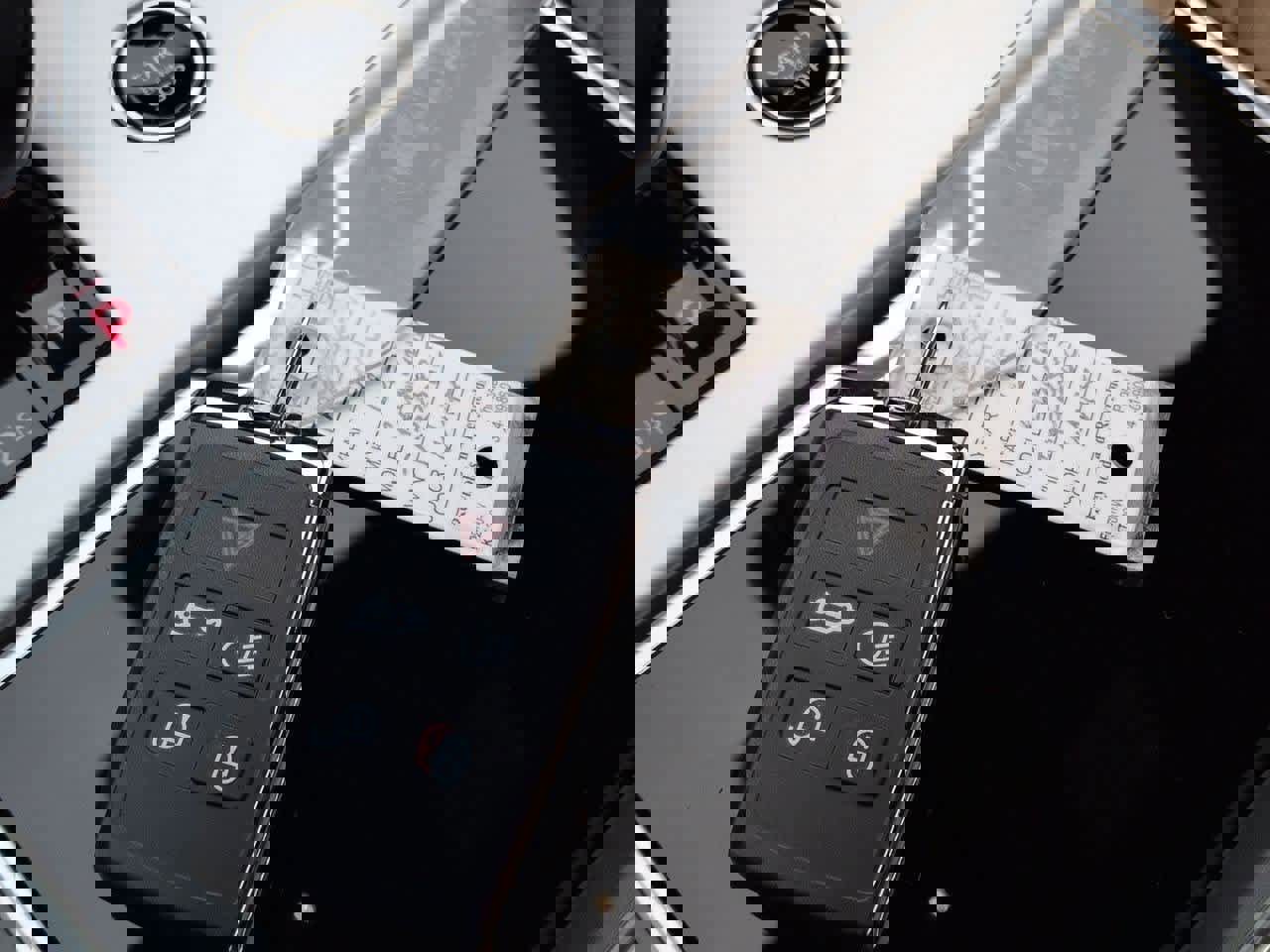 New 2026 Land Rover Range Rover Long Wheelbase SE image 32